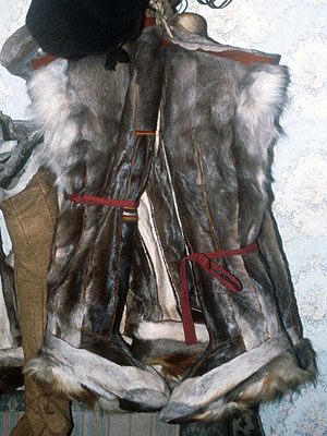 High winter boots