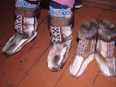 Short winter boots